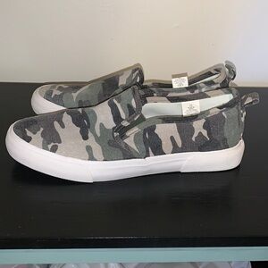 Tommy Bahama women’s‎ slip on camo shoe size 7.5